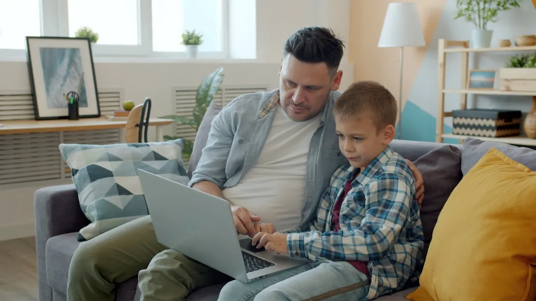 重庆校服定制行业新规解读与合规经营要点分析